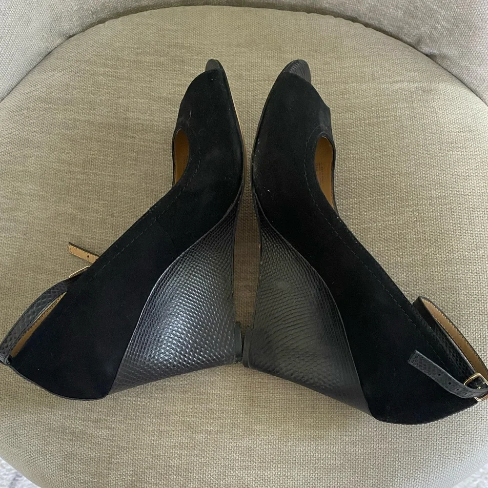 Ann Taylor Black Suede Peep Toe Wedges - Picture 5 of 13